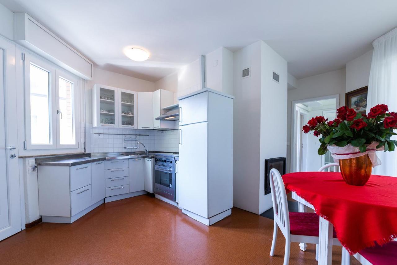 Villa Lucilla Lignano Sabbiadoro Exteriör bild