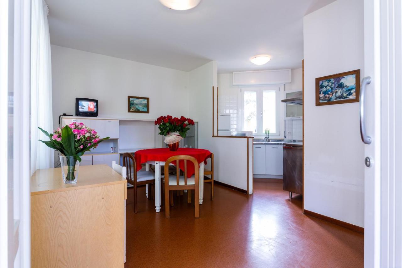 Villa Lucilla Lignano Sabbiadoro Exteriör bild