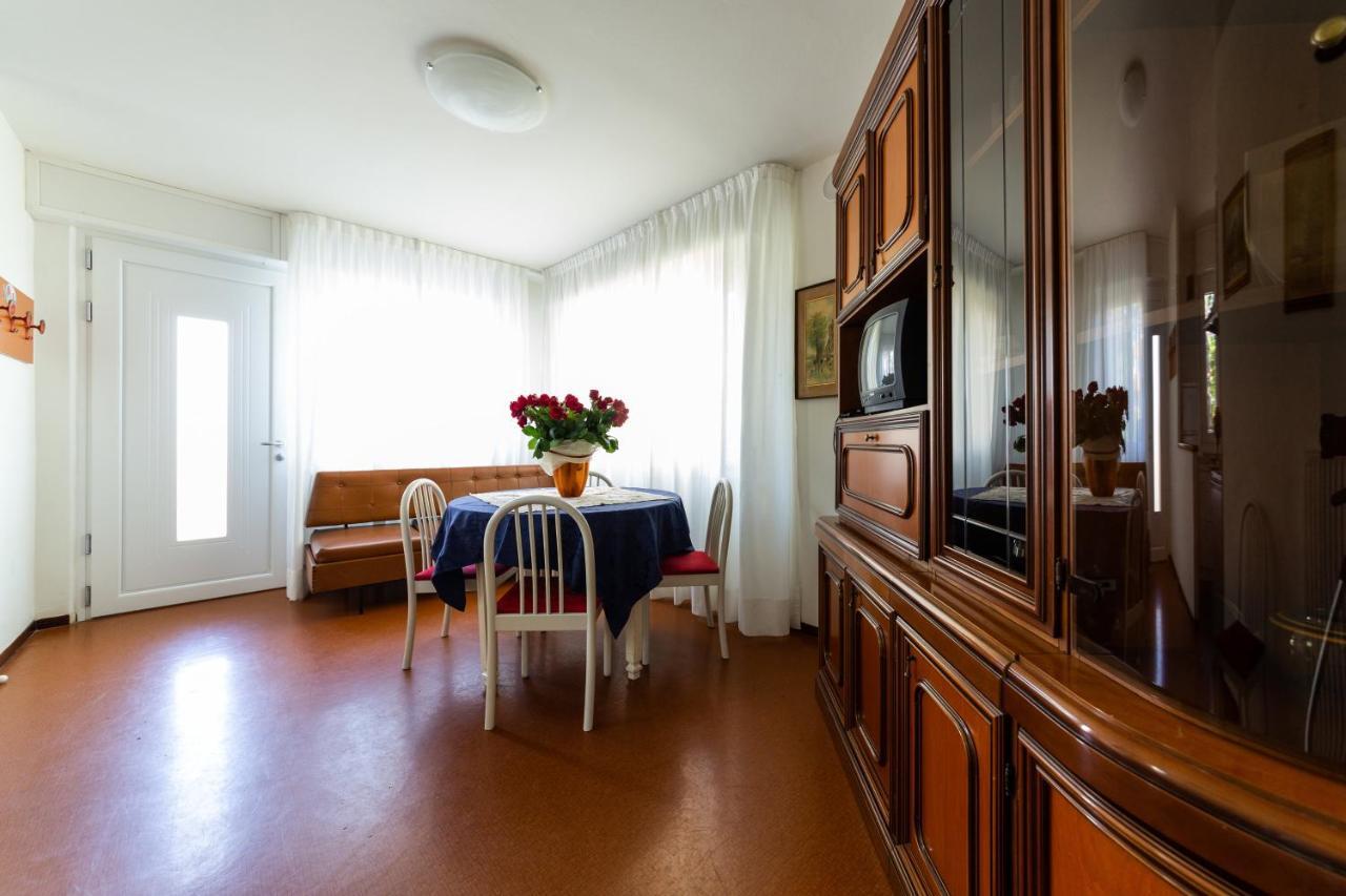 Villa Lucilla Lignano Sabbiadoro Exteriör bild