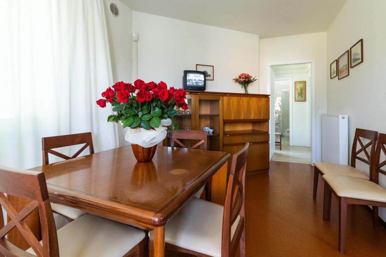 Villa Lucilla Lignano Sabbiadoro Exteriör bild