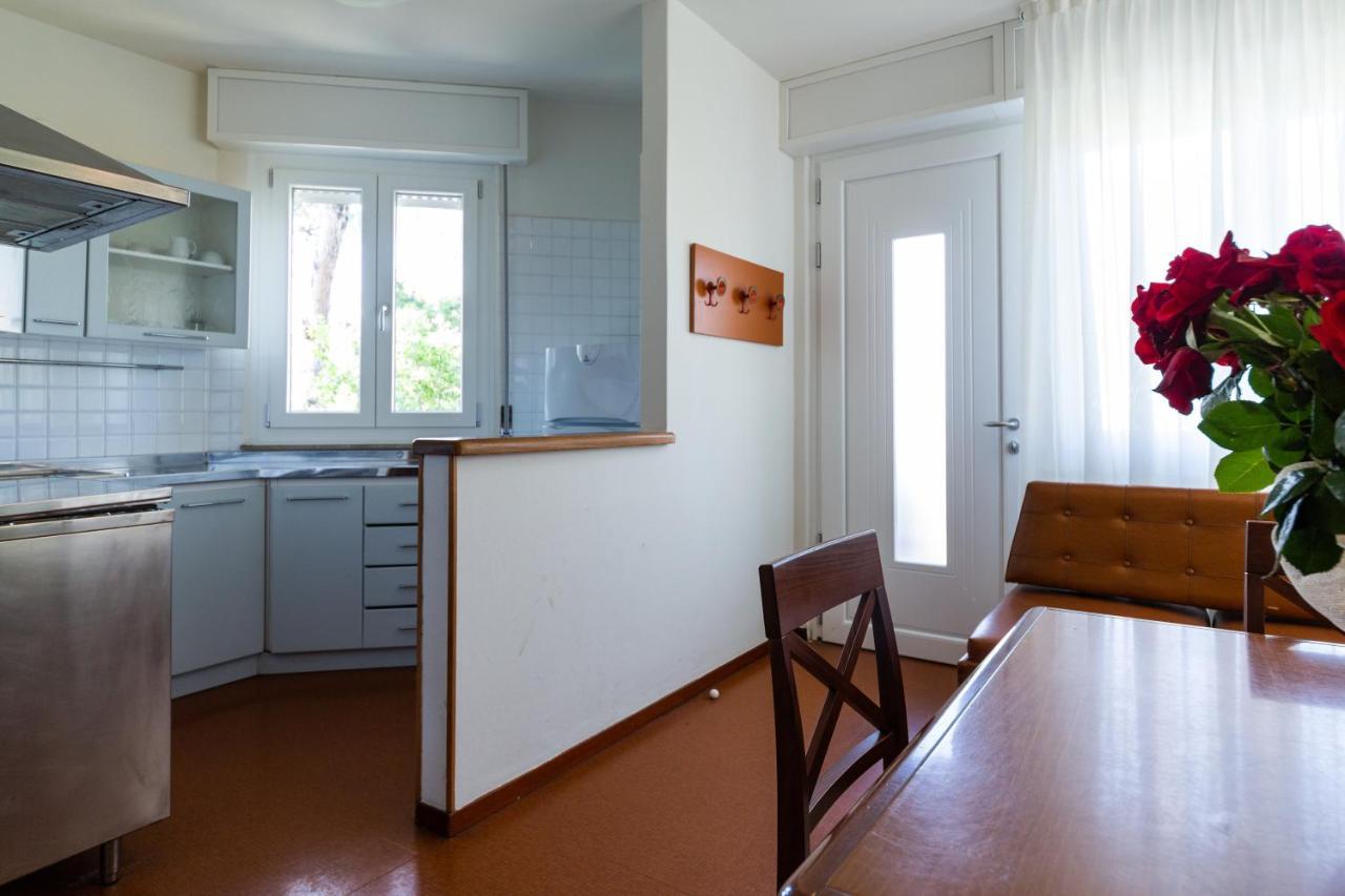 Villa Lucilla Lignano Sabbiadoro Exteriör bild